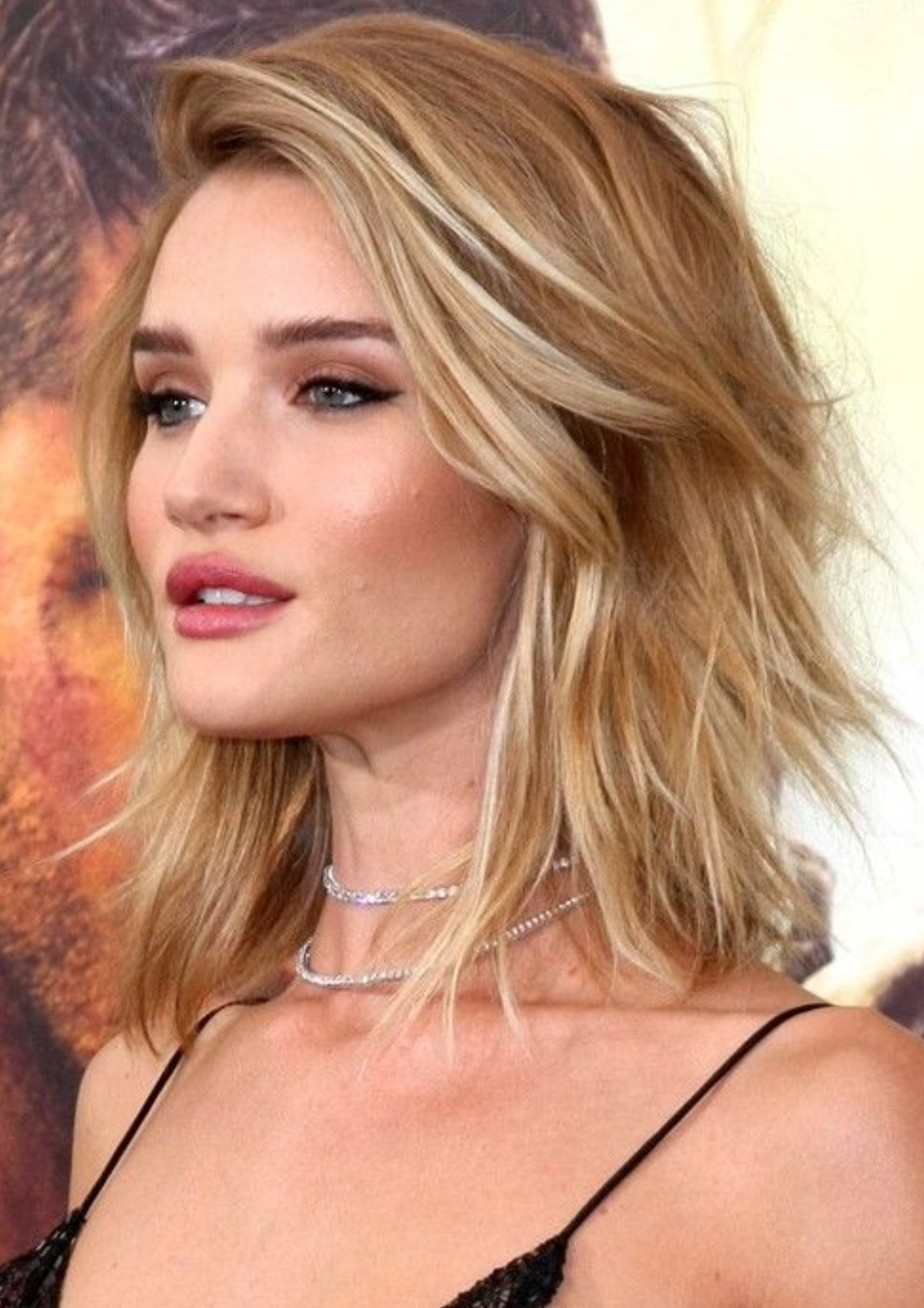 Rosie Huntington Whiteley, la media melena aporta volumen al cabello