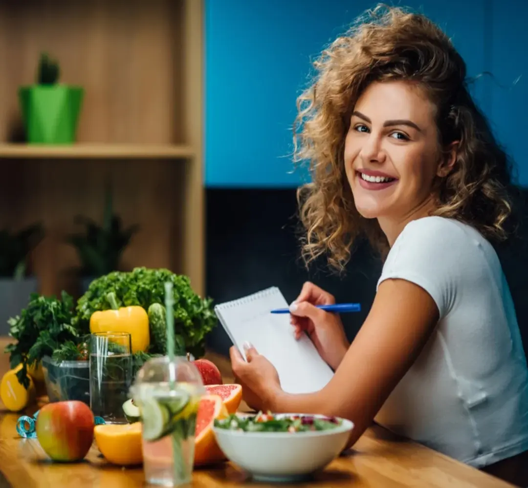 Un paso importante es priorizar la ingesta de alimentos ricos en nutrientes